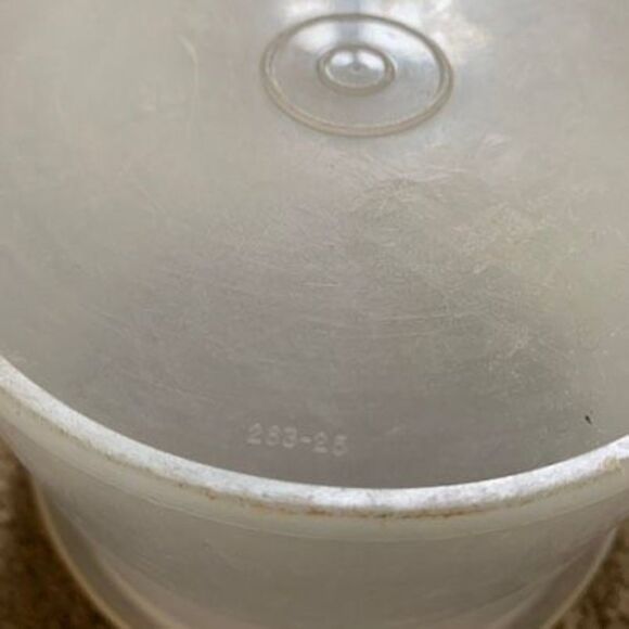 Tupperware 263-25 Sheer Canister Container With 238-29 Lid - Picture 4 of 9
